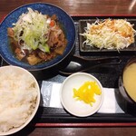 串政 - 牛すじの煮込み定食（900円）