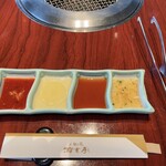 游玄亭 - 4種類のタレが用意されます♪