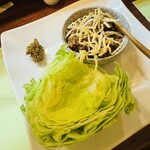 和彩むねや - 牛肉のレタス包み