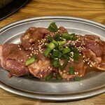 秩父焼肉ホルモン まる助 - カシラ