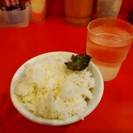 横浜家系ラーメン 裏大輝家 - ライスバー形式、税込み１０0円で終日食べ放題ライス