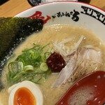 とんこつ愛があふれてる ラーメン とりこ - 