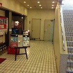 四ツ谷酒場 チムニー - 201402　チムニー　お店まわり⇒さっき下りてきた「階段」が見えます　