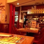 四ツ谷酒場 チムニー - 201402　チムニー　店内⇒