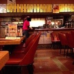 四ツ谷酒場 チムニー - 201402　チムニー　店内⇒