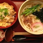 杵屋 - 親子丼定食（うどん半玉増量）