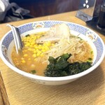 Ramen Karaku - 味噌ラーメン800円・コーン追加140円