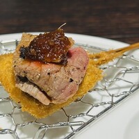 串揚げキッチン だん EKIZO神戸三宮店 - コレホントは台の部分が茄子なのですがアレルギーがあるため変更バージョン✨✨肉がめっちゃ美味しい(*´～｀*)ŧ‹"ŧ‹"ŧ‹"コレＮｏ．1✨✨✨