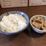 仙台中華そば 銘店嘉一 国分町店 - ランチBセット鶏皮と白飯。