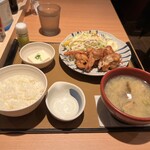 やよい軒 - から揚げ定食(5個)(みそ汁を貝汁に変更)