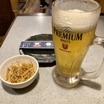 やきとり山長 - お通し　生ビール中ジョッキ