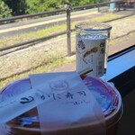 Oshokujidokoro Yamayoshi - 車窓に並ぶかに寿司と日本酒