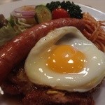 キッチンスズキ - チキンマスタードソースとポークソーセージ