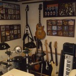 ハートフィールド - 店内には楽器がたくさん！24時以降演奏できます♪