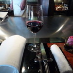 八王子うかい亭 - テーブルセッティングとグラス赤