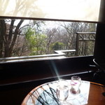 八王子うかい亭 - デザートは外の見えるソファ席で