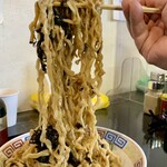 らー麺　Do・Ni・Bo - ビロビロ太麺を大量にリフトUP⤴️