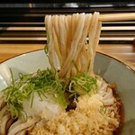 うどん 讃く - コシ強めで歯ごたえしっかり。ぶっかけ小 冷 550円