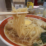 広州市場 - 麺はやや細め
