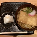 浪花そば - きつねうどん（490円）
            塩にぎり（110円）