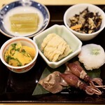 割烹 はらだ - 人参浅漬け、ひじき梅山椒煮、穴子南蛮、鯛手毬、ホタルイカ、鶏肝