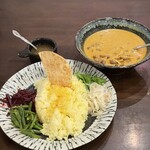 LION CURRY - ビーフときのこのマスタードカリー・ライスプレート　