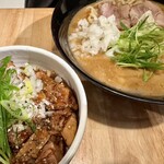 麺屋 K - 味噌ラーメン（期間限定）1,050円、チャーシュー丼400円