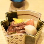 割烹 はらだ - いいだこと平貝昆布〆　春キャベツ、春トマト、金柑　