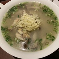 黄鶴 - 麺の拡大図。（かき混ぜる前）針生姜がたっぷり！