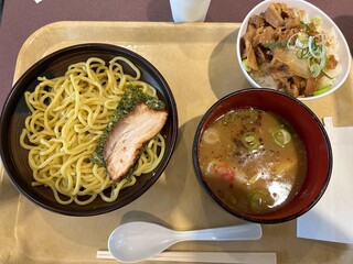 Eat it! - 魚介醤油豚骨つけ麺と豚スタミナ小丼