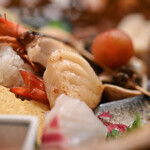 赤坂とゝや魚新 - 《炭籠辨當（すみかごべんたう）》、"馬鮫魚（さはら）"