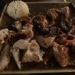 Hula Grill Waikiki - ＢＢＱチキングアバソース切り分け後