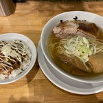 人類みな麺類 - macroと豚丼