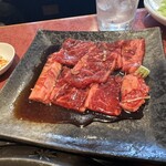 Sumibiyaki Mokumokutei - カルビランチ900円のお肉