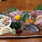 酒菜家 - 刺身4点盛り〜ホッキ貝、金目鯛、かんぱち、さわら炙り