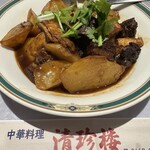 清珍楼 - 辛みそ牛肉とじゃがいも厚揚げの煮込み