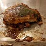 Hayashino Okonomiyaki - 肉豆玉の断面