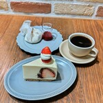 TSUBASA COFFEE - ■苺ミルク餡大福レアチーズ
                ■クレームタンジュ
                ■アメリカーノ