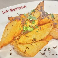 自家製トリュフ風味のフライドポテト