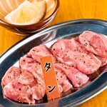 Amiyaki Jingisukan Hitsujinikusakaba Godai - 希少部位のタンは必食です。
