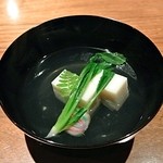 すみや亀峰菴 - 清　水仕立て　貝柱真丈　うぐいす菜　手鞠麩　木の芽