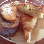 ベーカリーキッチン ラッグルッピ - チーズのパンとフレンチトースト