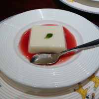 萬珍樓 本店 - 杏仁豆腐　山桃シロップ