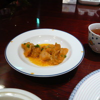 萬珍樓 本店 - 地鶏の梅肉蒸し