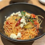 Kamaage supagethi supajirou - モッチァレラチーズとナスとトマトスパ