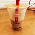 Gong cha - ブラックミルクティー Мサイズ 微糖 タピオカ入り