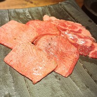 和牛とタン 焼肉 とみ 新橋本店 -  和牛とタン 焼肉 とみ 新橋本店 -