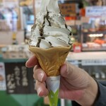 宙ドーム・神岡　軽食コーナー - えごまソフトクリーム