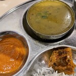 ミニ・ネパール Dining&Bar - チャトニ、ダル、酸っぱいアチャール