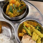 ミニ・ネパール Dining&Bar - タルカリ、ミックスアチャール